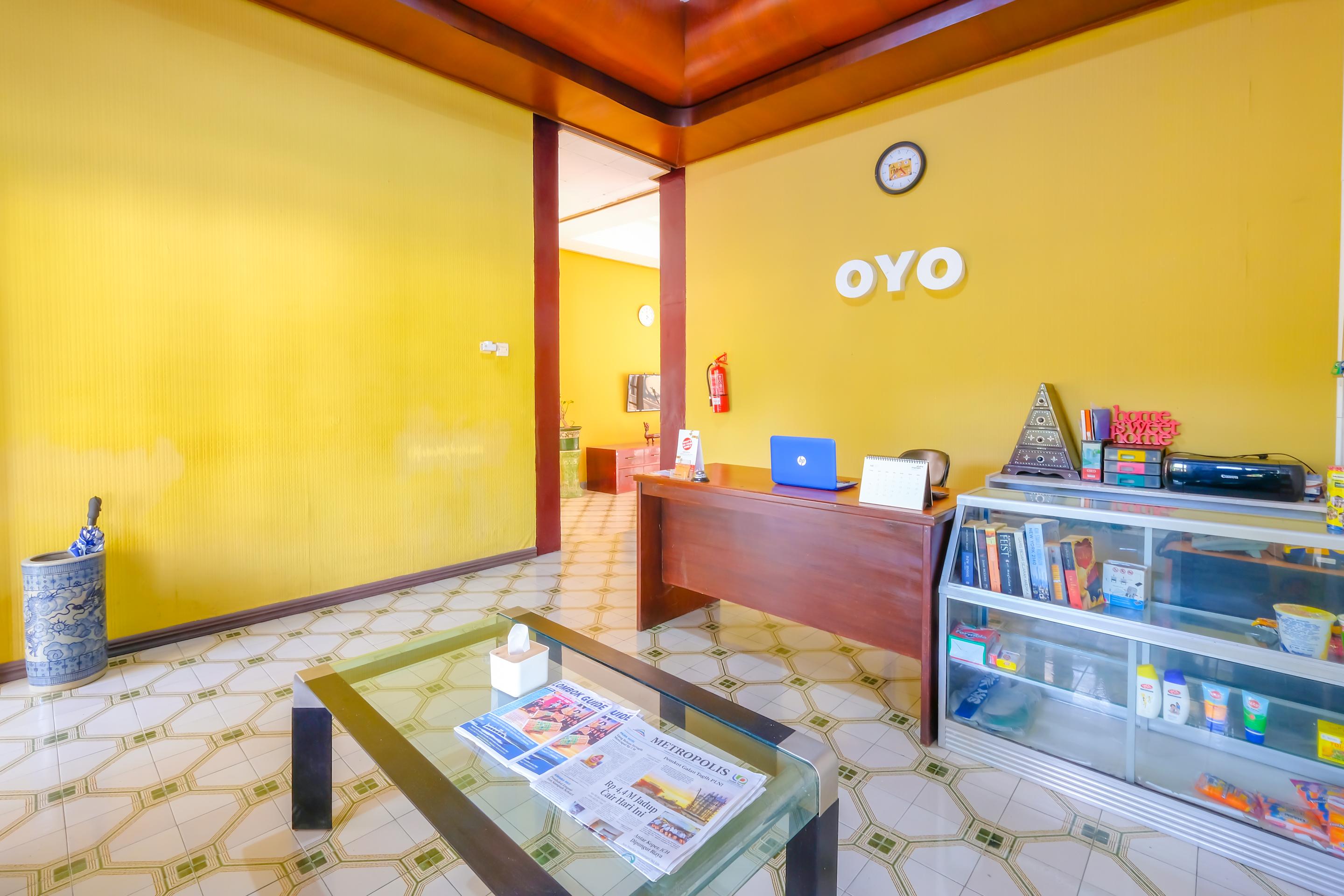 Oyo 1206 Lombok Guest House Матарам Экстерьер фото